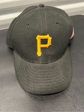 New Era 59FIFTY Pittsburgh Pirates Fitted Hat Black Gold Size 7 1/4 MLB